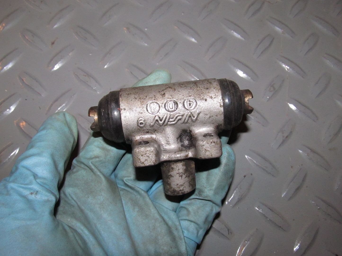 88 89 Honda CRX Rear Wheel Drum Brake Cylinder - Right