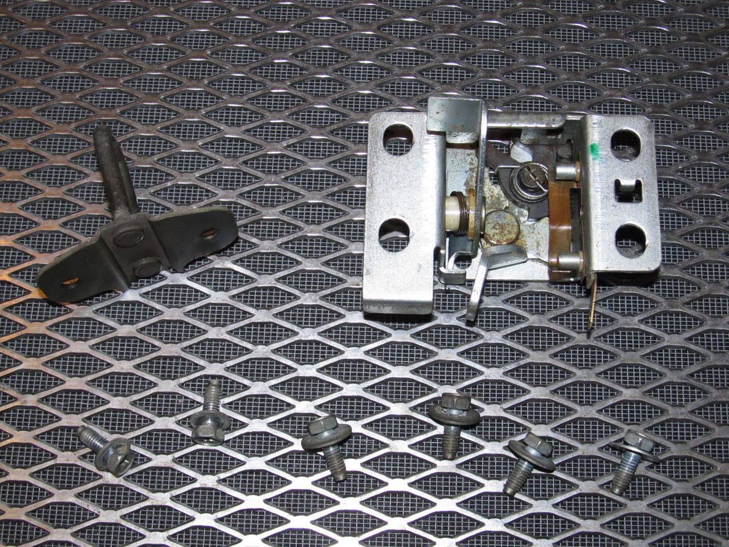 81 82 83 Datsun 280zx OEM Trunk Hatch Latch Assembly