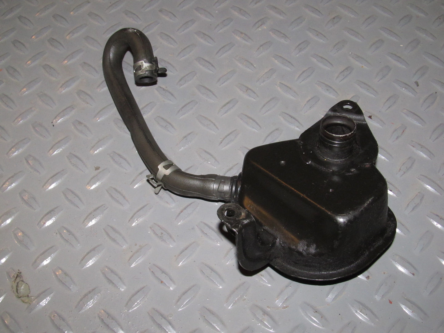 88 89 90 91 Honda CRX D15 1.5L  Engine Oil Breather Chamber Tank