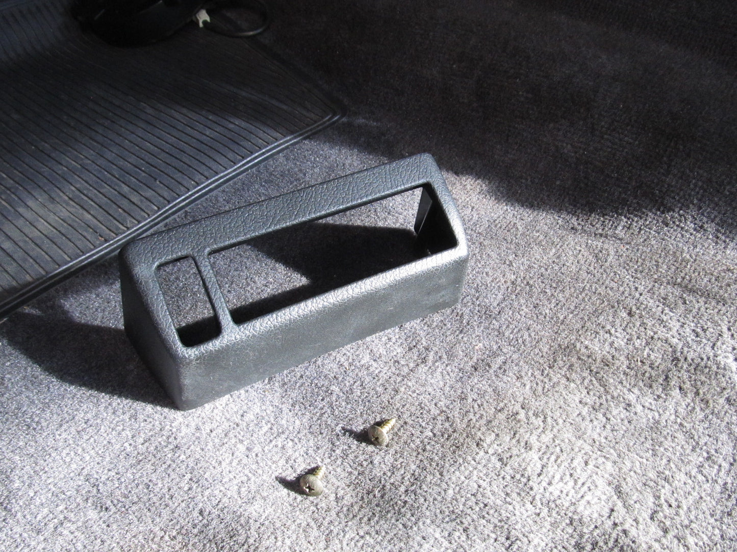 94 95 96 97 Mitsubishi 3000GT OEM Dash Lower Air Vent Bezel Trim Cover - Left