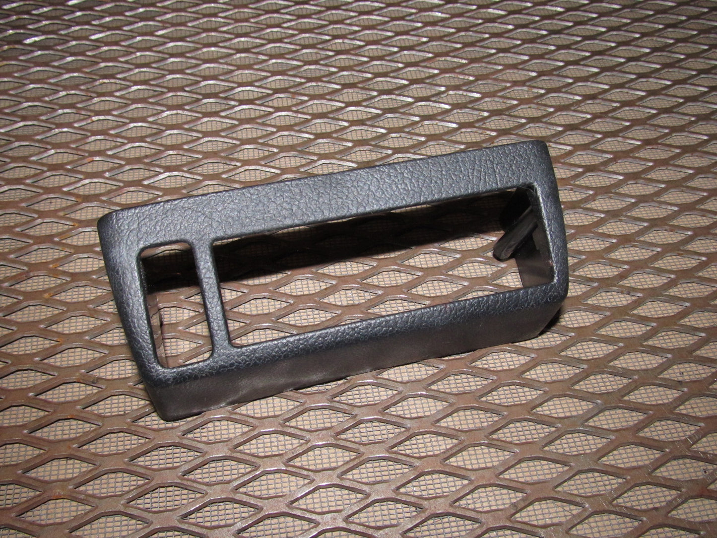 94 95 96 97 Mitsubishi 3000GT OEM Dash Lower Air Vent Bezel Trim Cover - Left