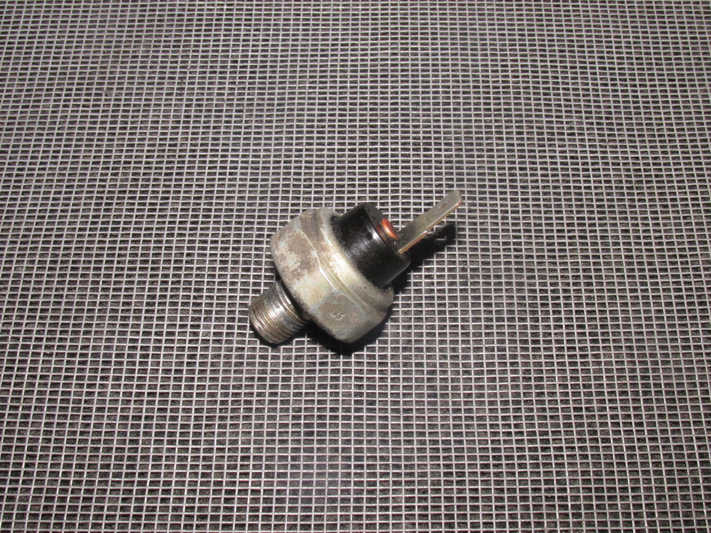 94 95 96 97 Mazda Miata OEM 1.8L Engine Oil Pressure Sensor