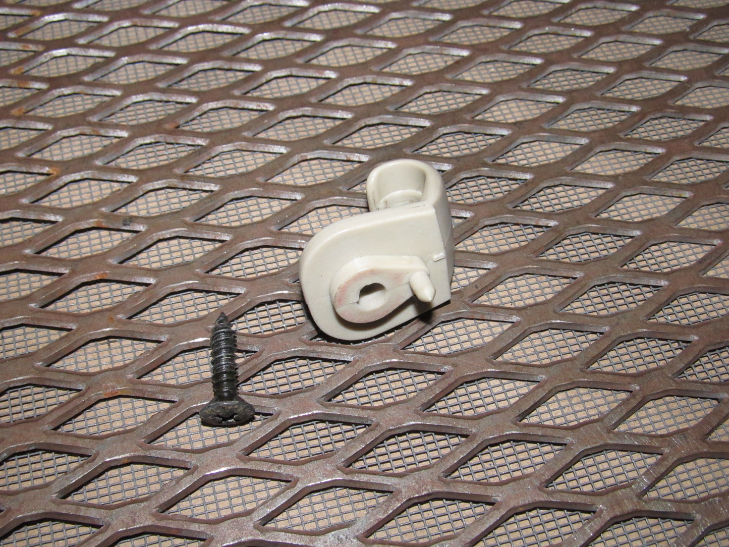 94 95 96 97 Mitsubishi 3000GT OEM Sun Visor Holder Clip - Left