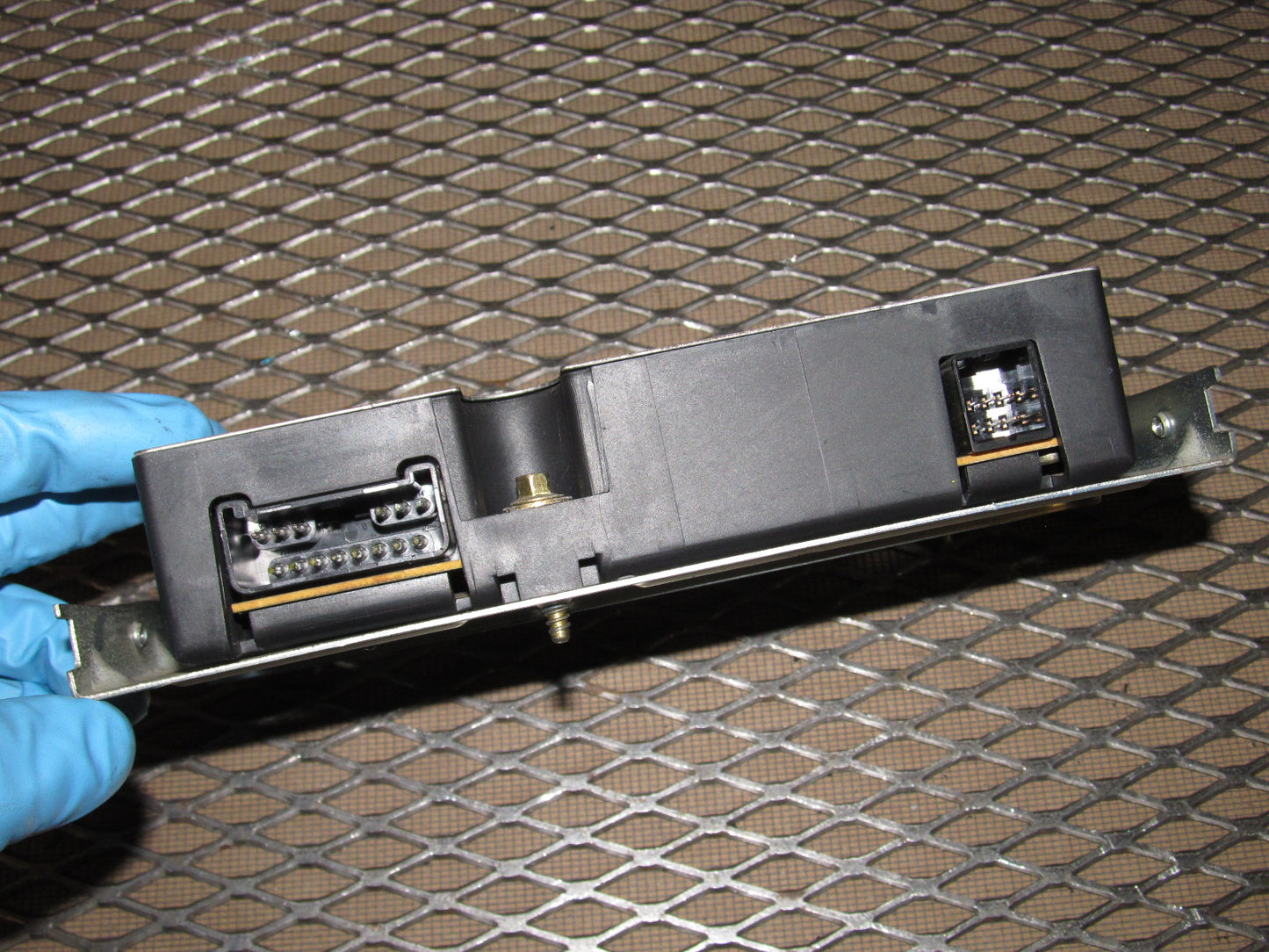 99 00 Ford Mustang OEM Factory Amplifier Stereo Radio Amp
