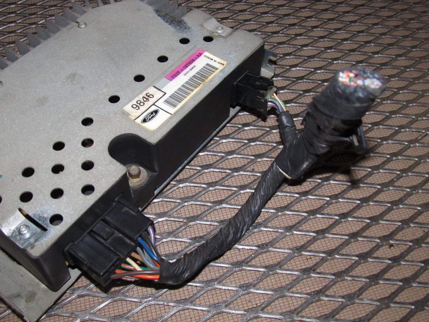 99-00 Ford Mustang OEM Factory Amplifier Stereo Radio Amp Pigtail Harness