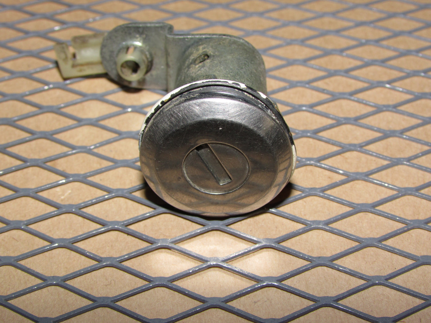 75 76 77 78 Datsun 280z OEM Door Lock Cylinder Tumbler - Left