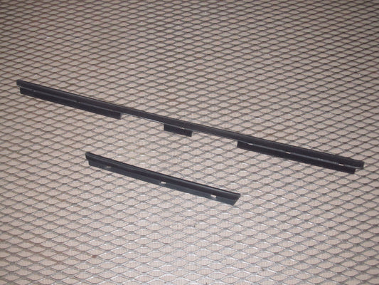 90-93 Mazda Miata OEM Door Panel Window Guide Moulding - Right