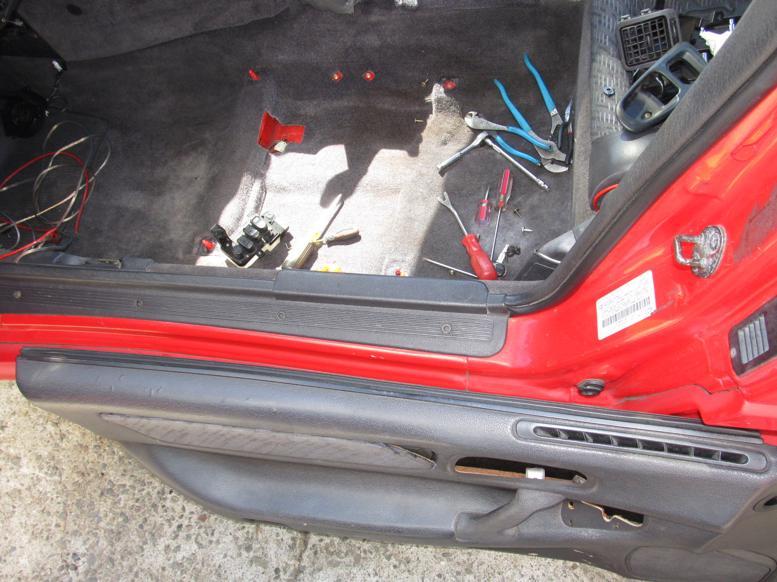 94 95 96 97 Mitsubishi 3000GT OEM Door Panel Window Guide Moulding - Left
