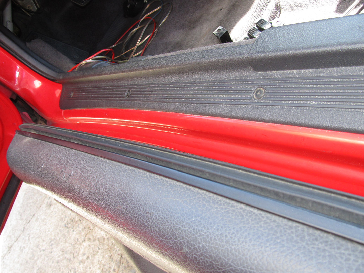 94 95 96 97 Mitsubishi 3000GT OEM Door Panel Window Guide Moulding - Left