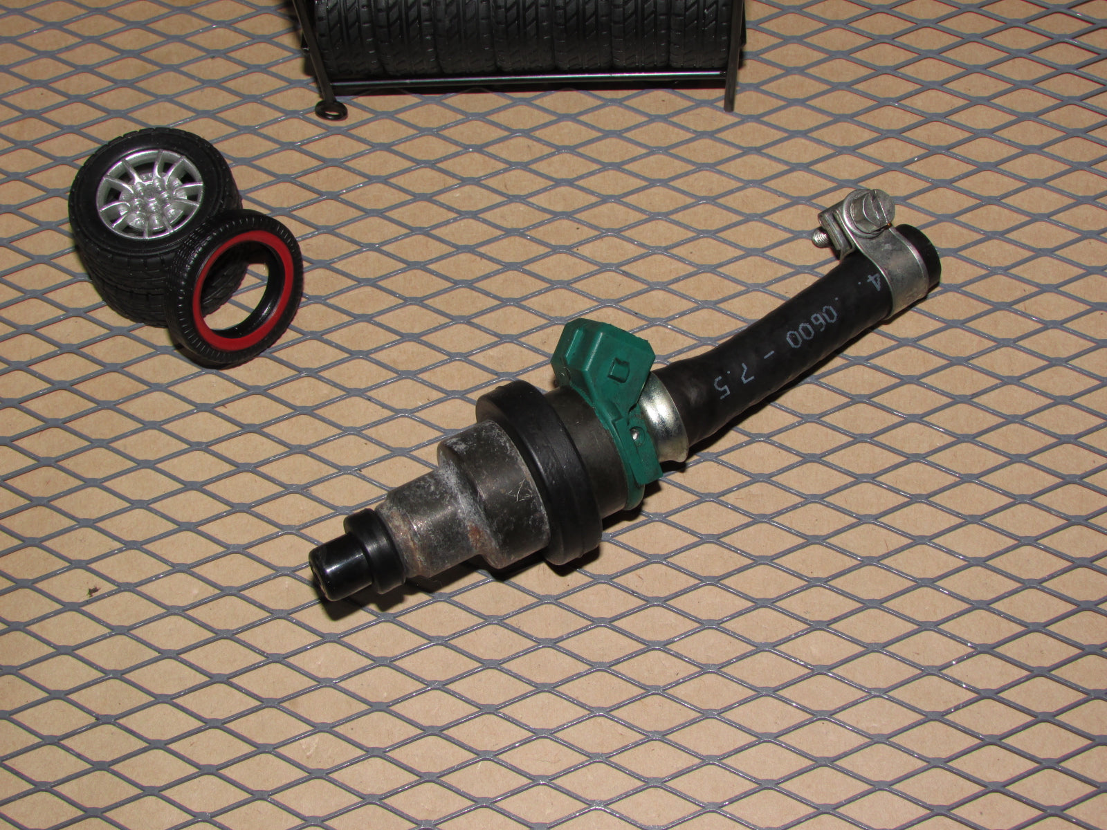 83 84 85 86 87 88 89 90 91 Volkswagen Vanagon OEM Fuel Injector & Hose