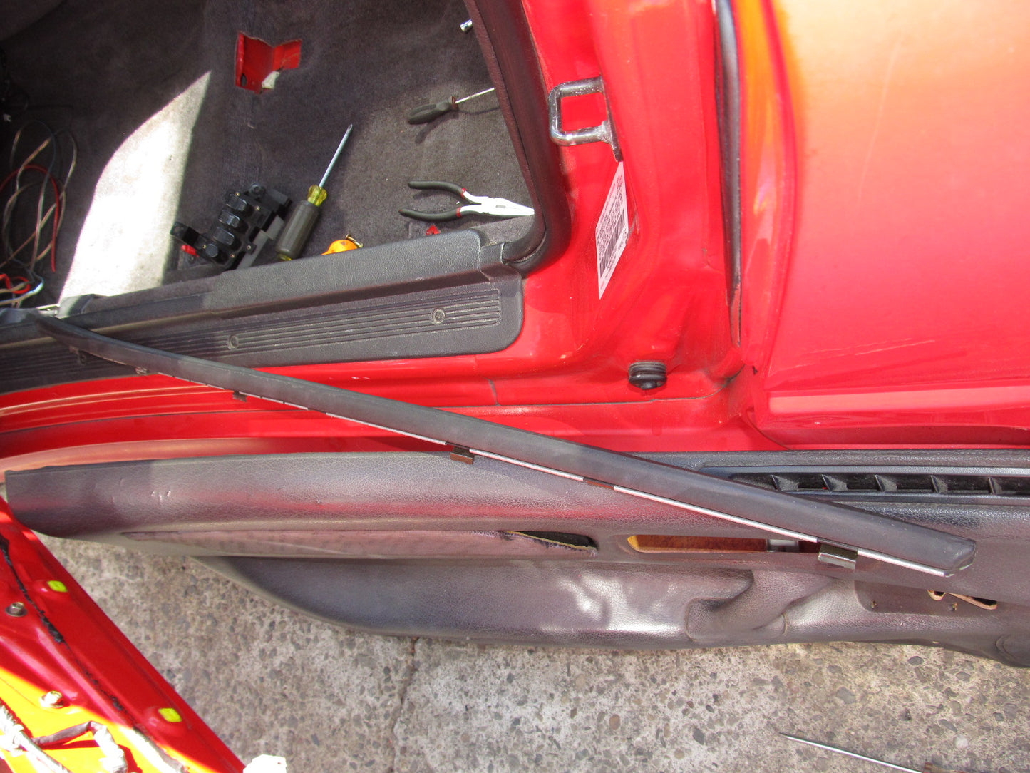 94 95 96 97 Mitsubishi 3000GT OEM Door Panel Window Guide Moulding - Left