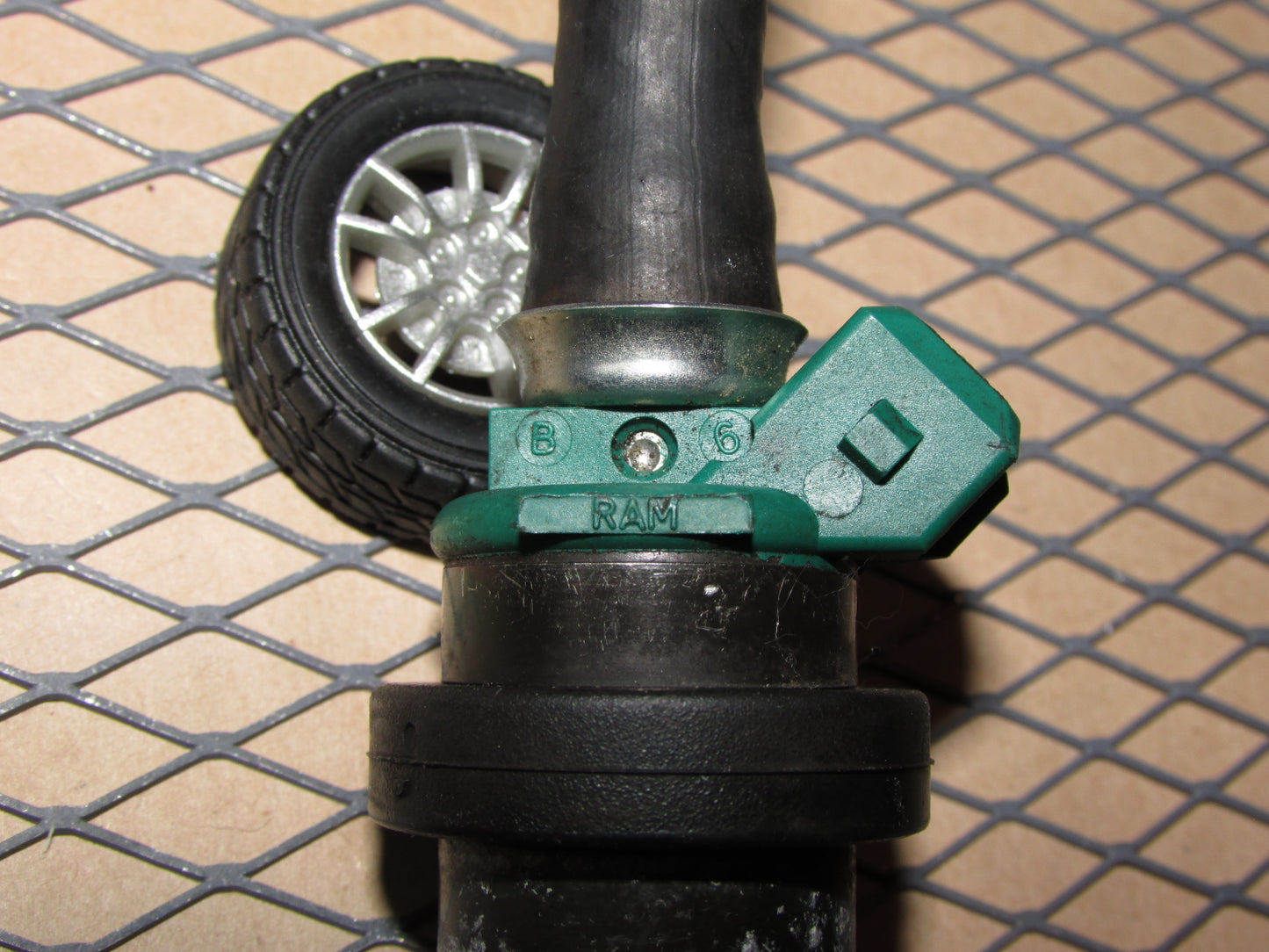 83 84 85 86 87 88 89 90 91 Volkswagen Vanagon OEM Fuel Injector & Hose