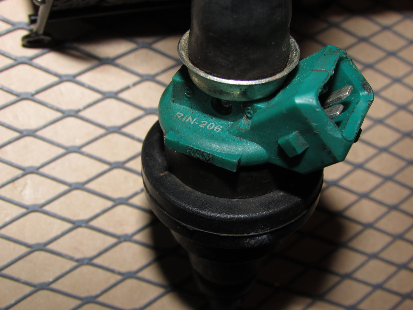 83 84 85 86 87 88 89 90 91 Volkswagen Vanagon OEM Fuel Injector & Hose