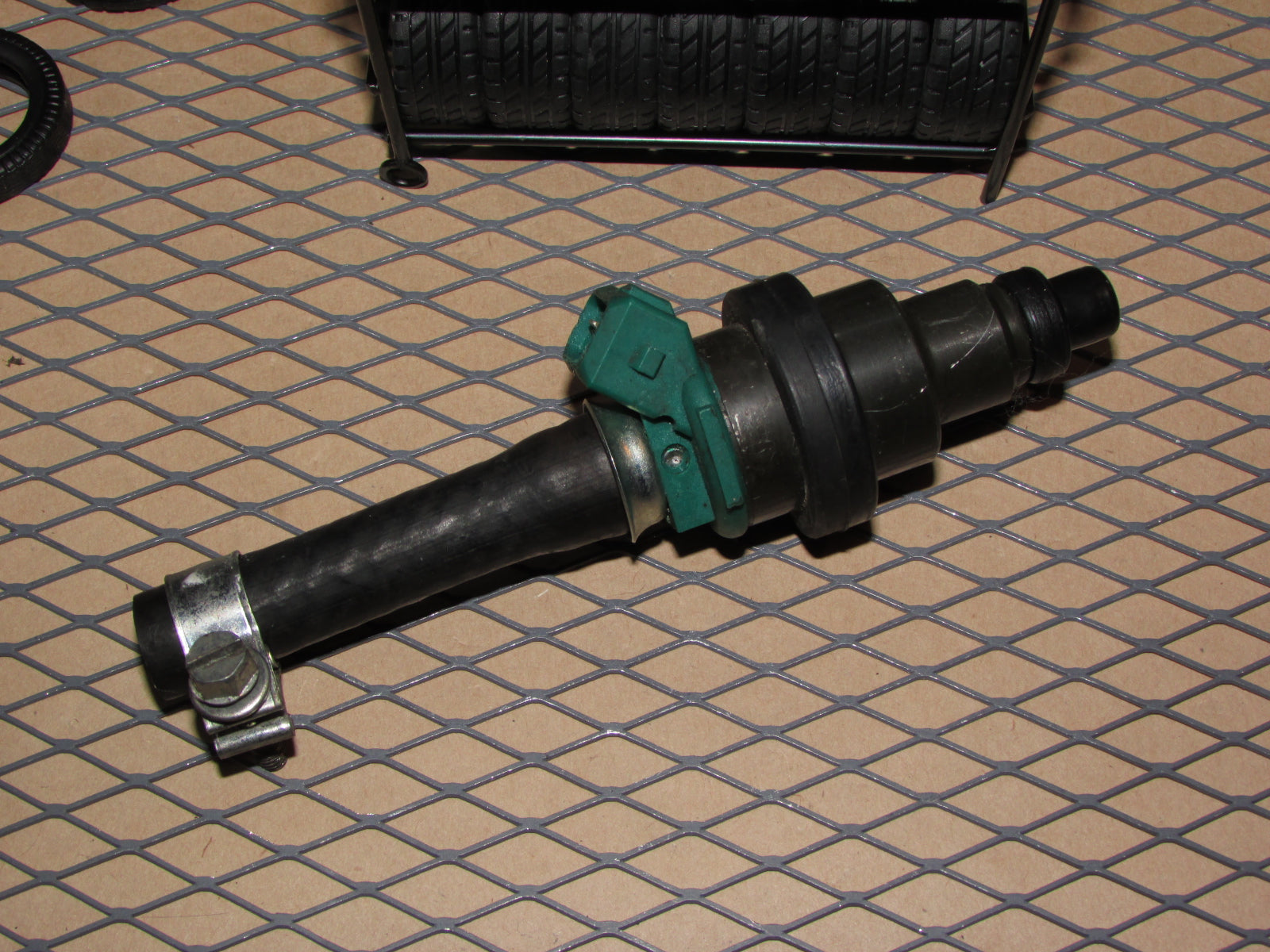 83 84 85 86 87 88 89 90 91 Volkswagen Vanagon OEM Fuel Injector & Hose