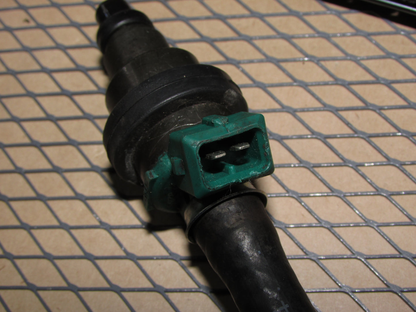 83 84 85 86 87 88 89 90 91 Volkswagen Vanagon OEM Fuel Injector & Hose