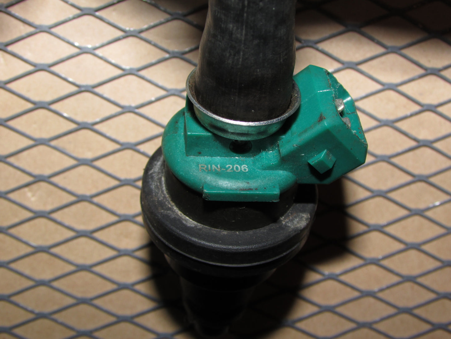 83 84 85 86 87 88 89 90 91 Volkswagen Vanagon OEM Fuel Injector & Hose