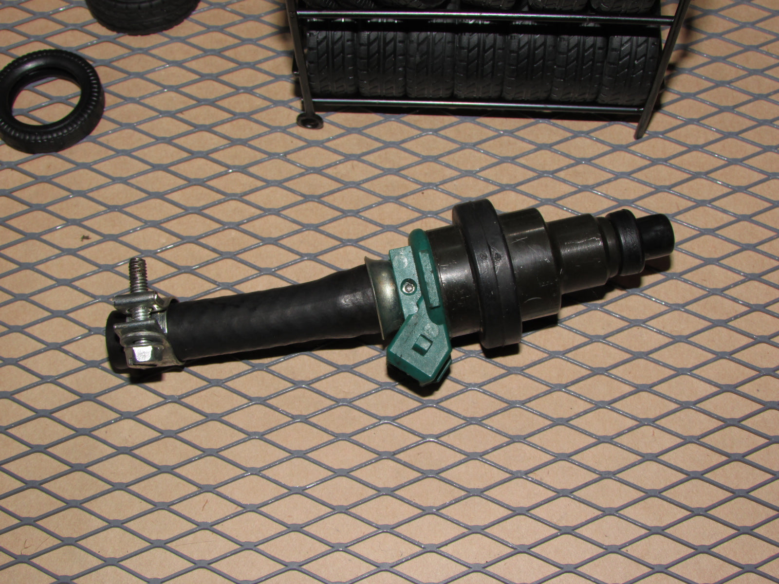 83 84 85 86 87 88 89 90 91 Volkswagen Vanagon OEM Fuel Injector & Hose