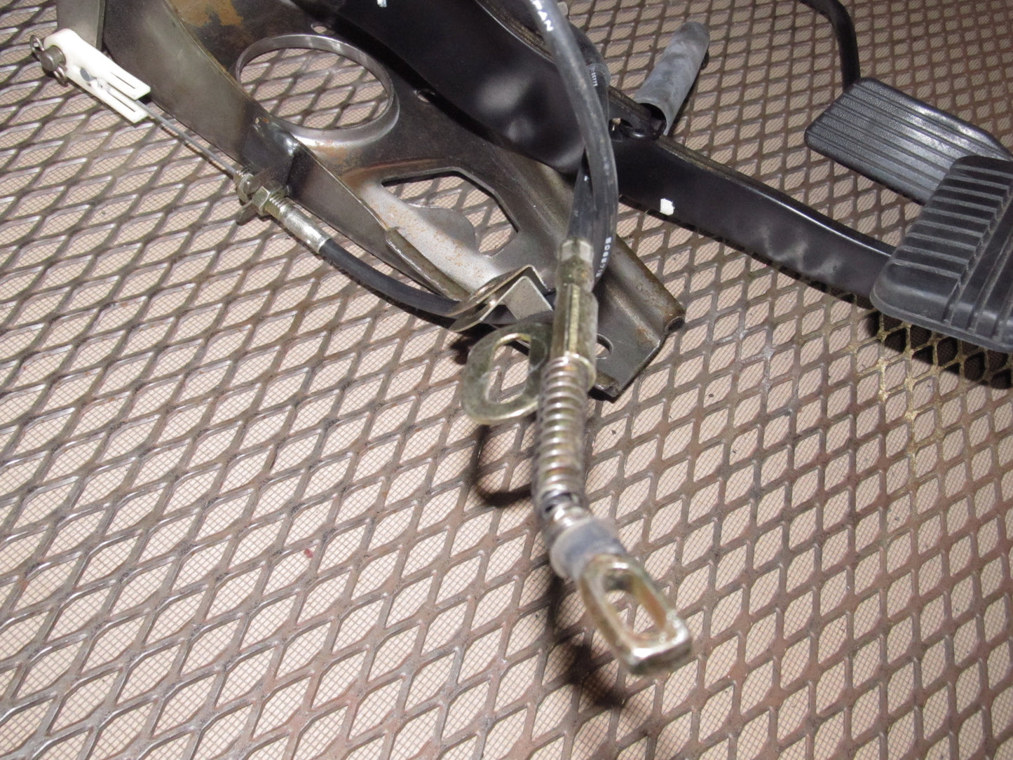 94 95 96 97 Mitsubishi 3000GT OEM Automatic Transmission Pedal Assembly