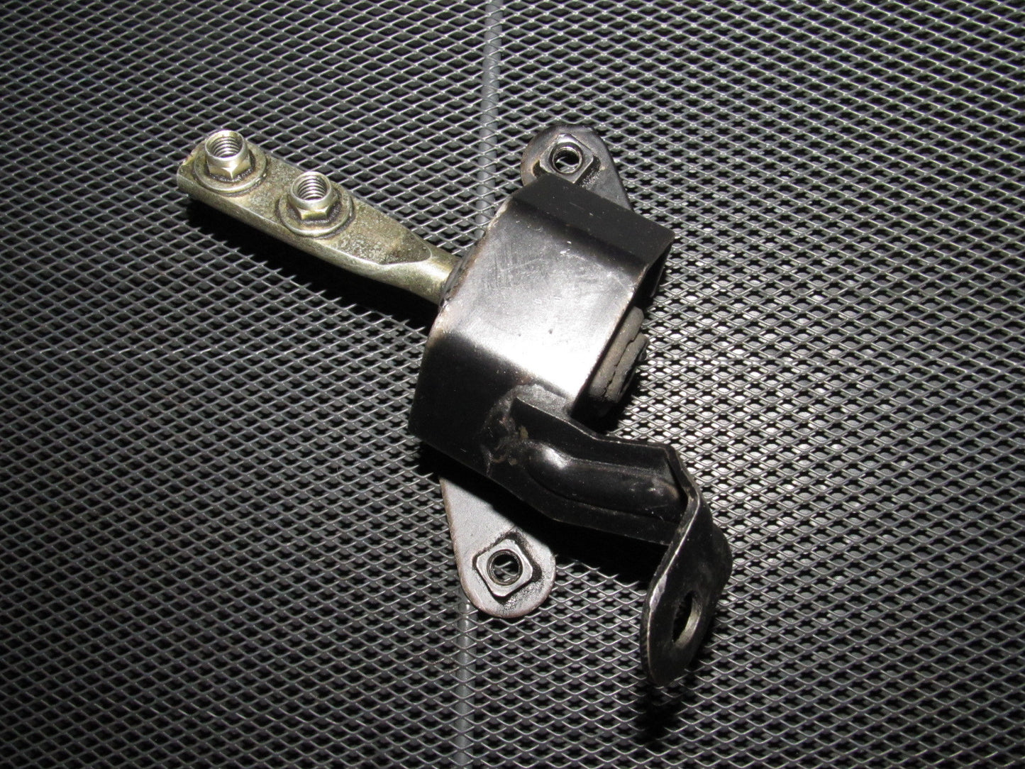 94 95 96 97 98 99 Toyota Celica 2.2L 5SFE Exhaust Front Pipe Mount Bracket