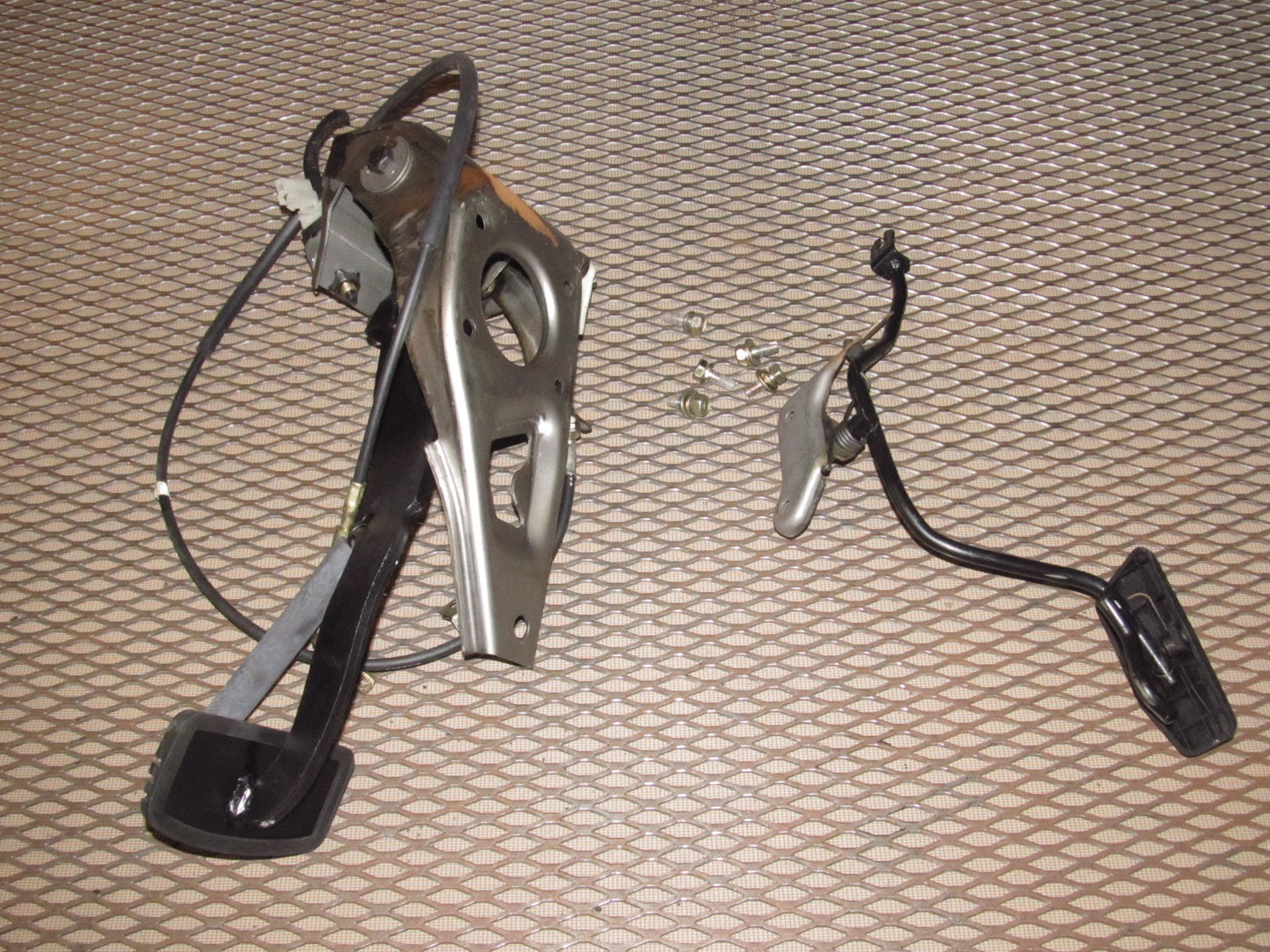 94 95 96 97 Mitsubishi 3000GT OEM Automatic Transmission Pedal Assembly