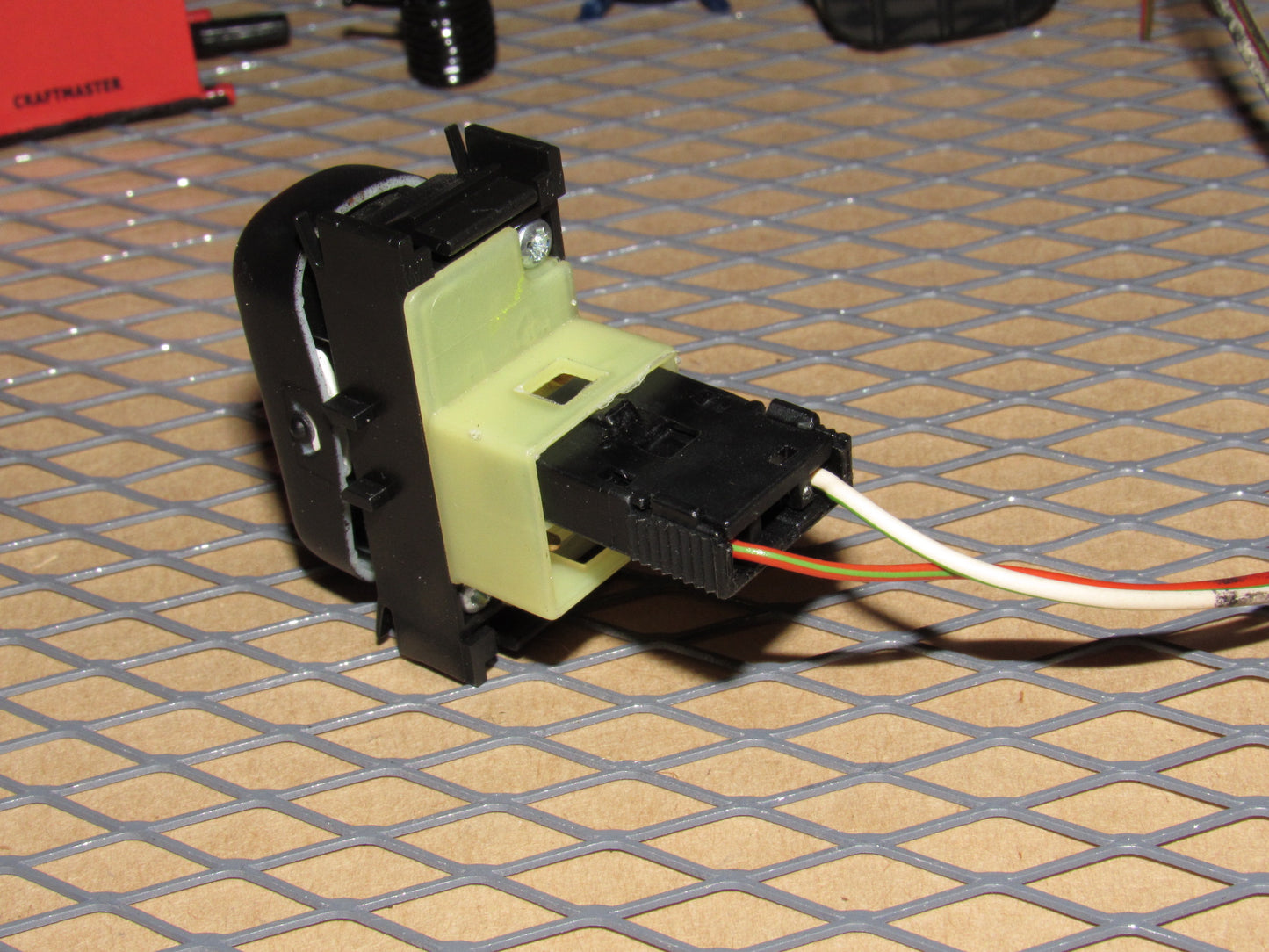 97-04 Mercedes SLK 230 OEM Rear Wheel Release Tow Switch Pigtail Harness