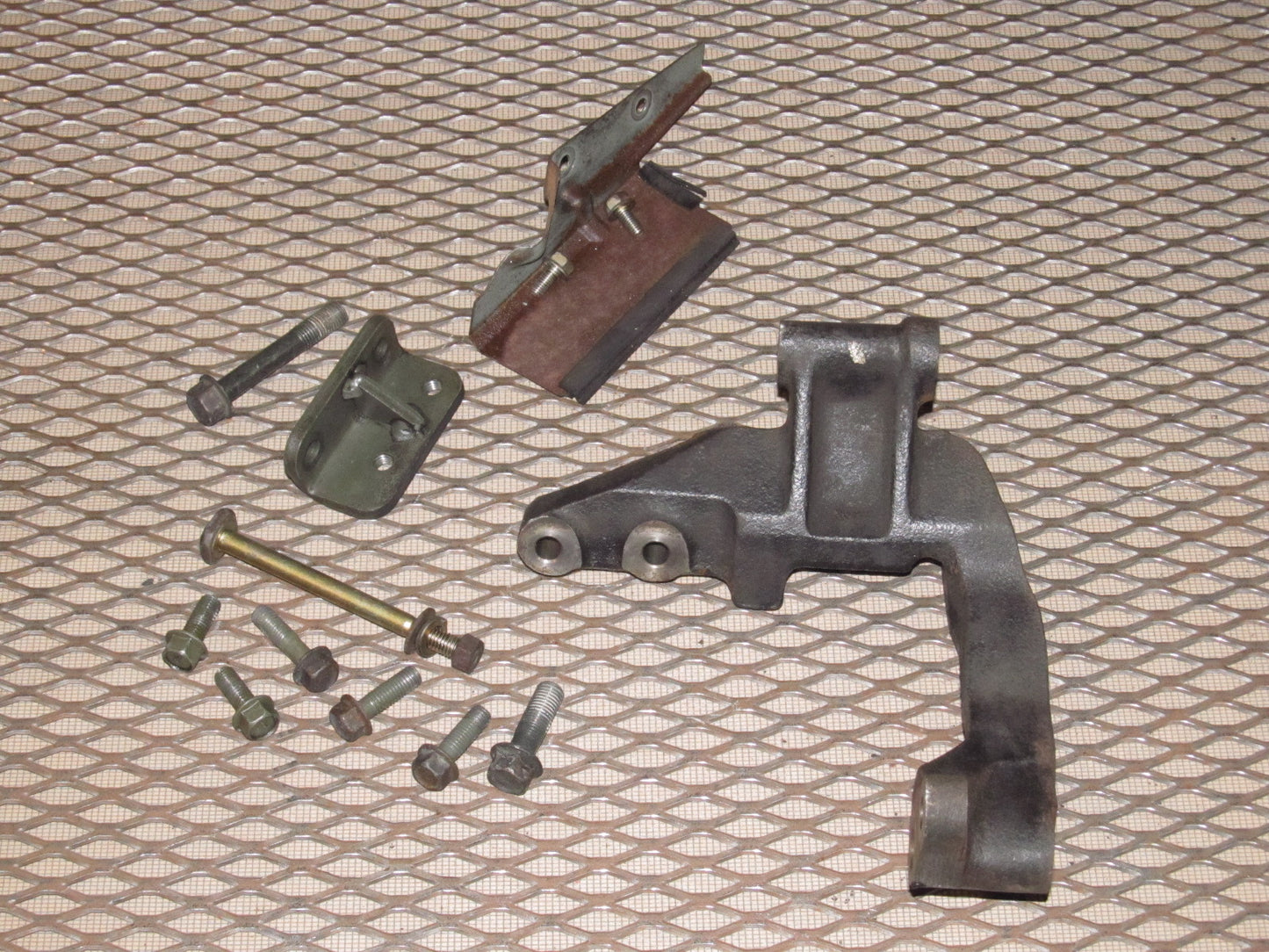 94 95 96 97 Mitsubishi 3000GT OEM Alternator Mounting Bracket - DOHC NA