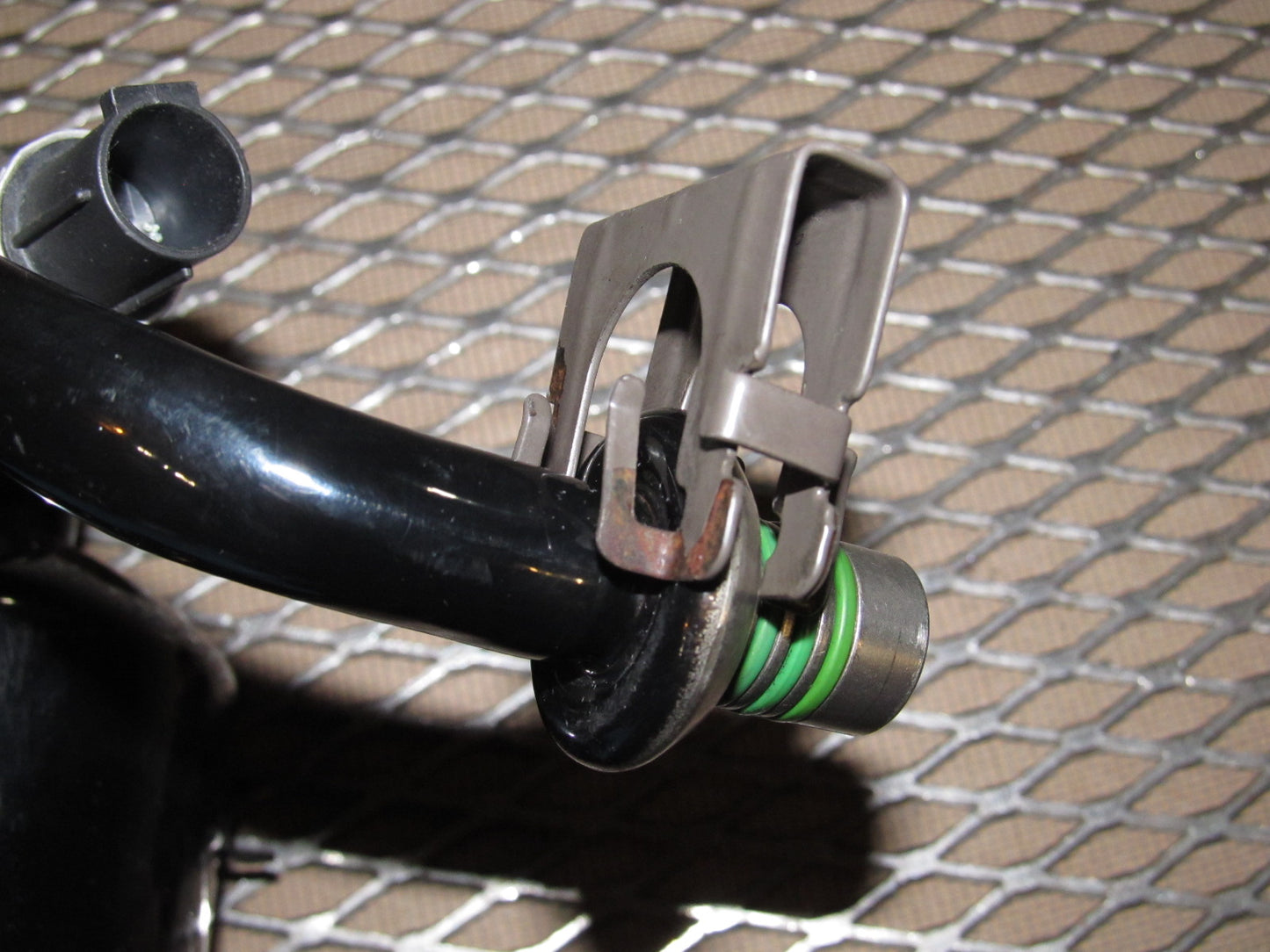 99-04 Ford Mustang OEM A/C Drier Fitting Lock Clip Retainer