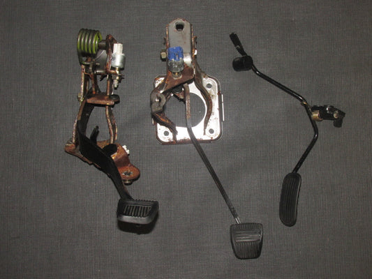 94 95 96 97 98 99 Toyota Celica OEM Clutch Brake & Gas Pedal Assembly