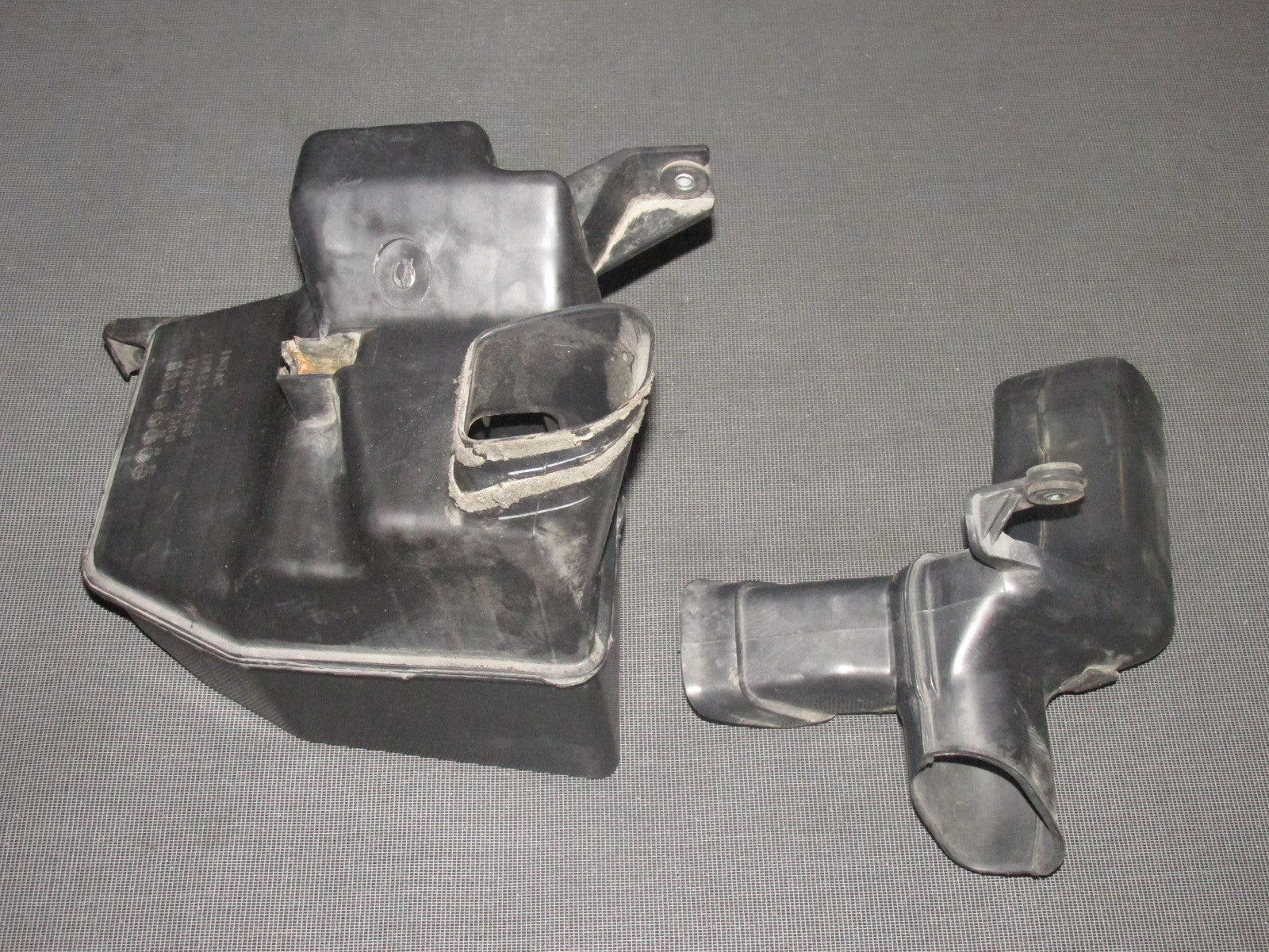 94 95 96 97 98 99 Toyota Celica OEM 2.2L 5SFE Air Intake Resonator