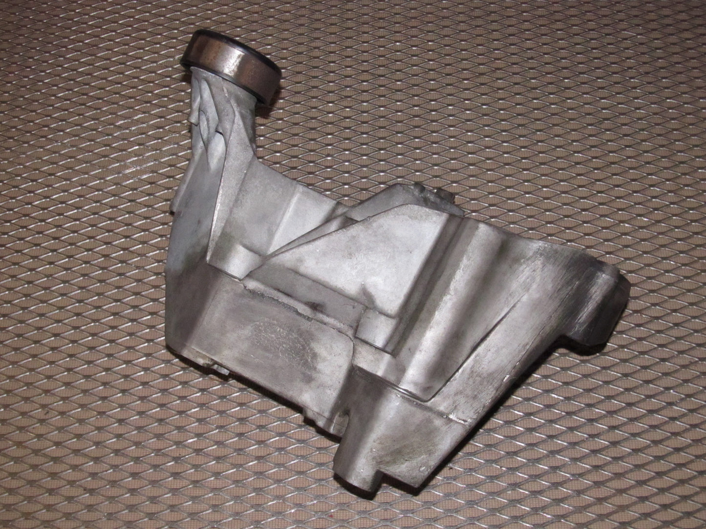 99-00 Ford Mustang V6 3.8L OEM Power Steering Pump Mounting Bracket