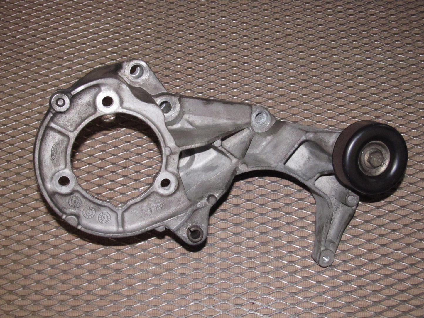 99-00 Ford Mustang V6 3.8L OEM Power Steering Pump Mounting Bracket