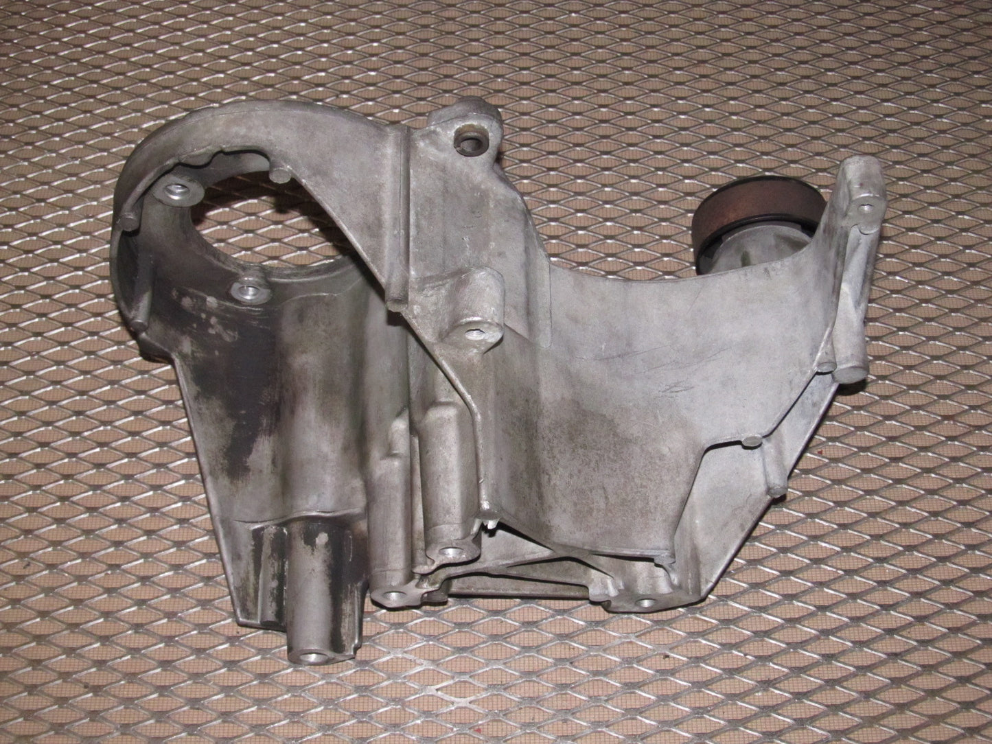 99-00 Ford Mustang V6 3.8L OEM Power Steering Pump Mounting Bracket