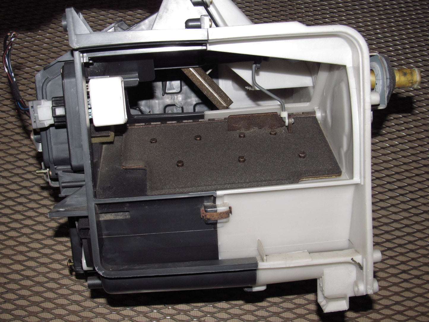 94 95 96 97 Mitsubishi 3000GT OEM Heater Core & Box