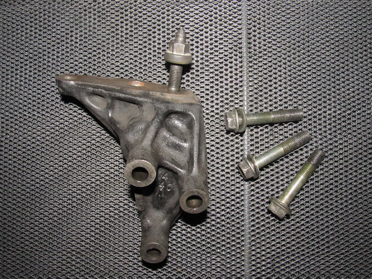 94 95 96 97 98 99 Toyota Celica OEM 2.2L Motor Mount Bracket - Right