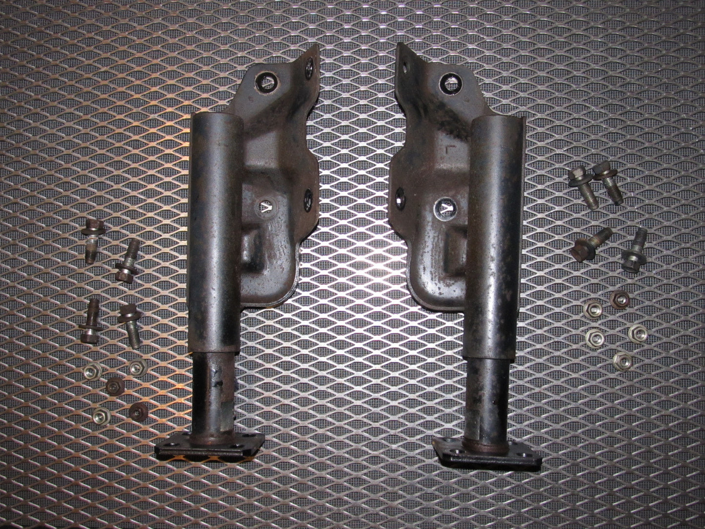 81 82 83 Datsun 280zx OEM Front Bumper Reinforcement Bracket Set