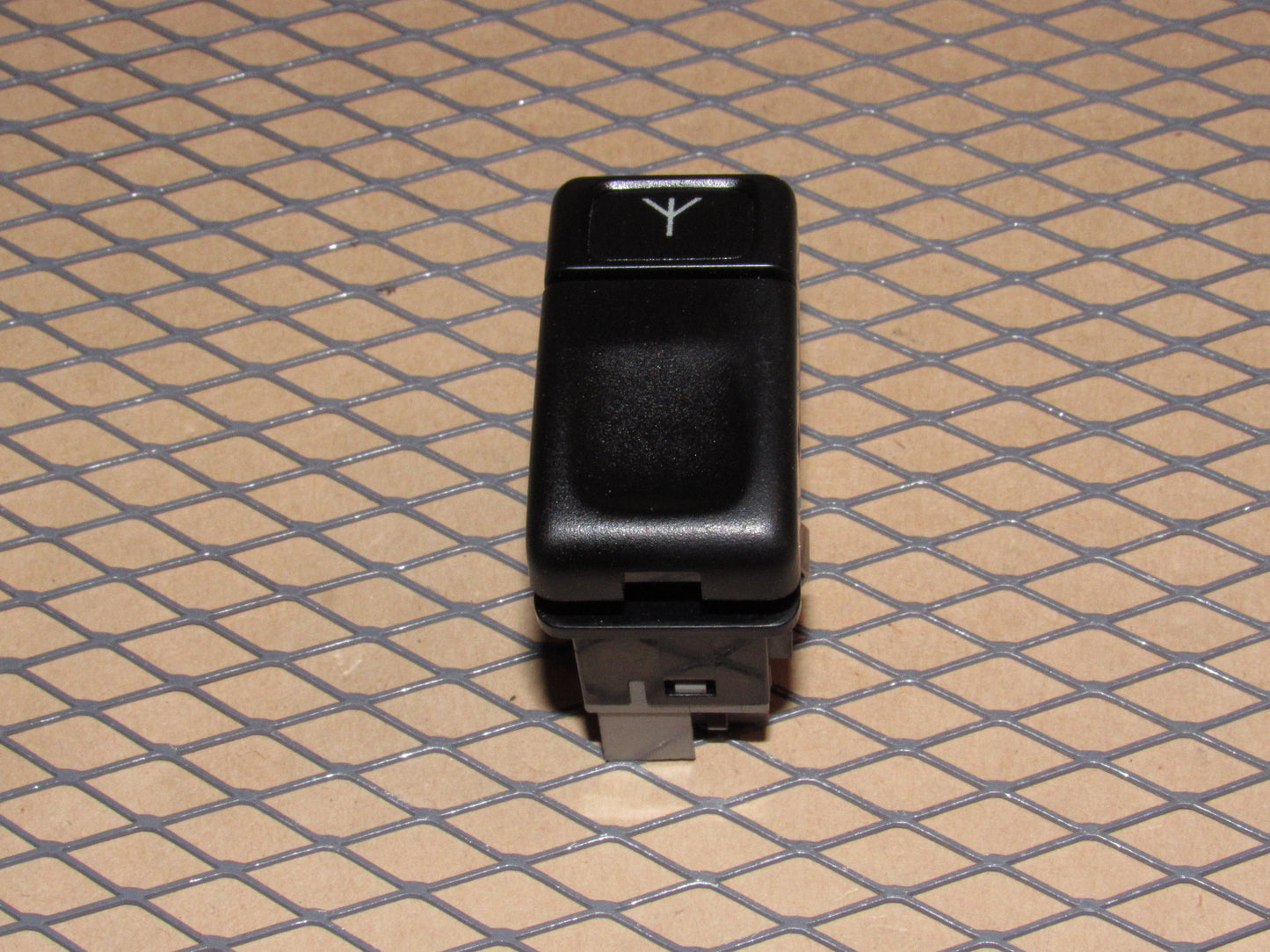 95 96 97 Volvo 960 OEM Power Antenna Switch