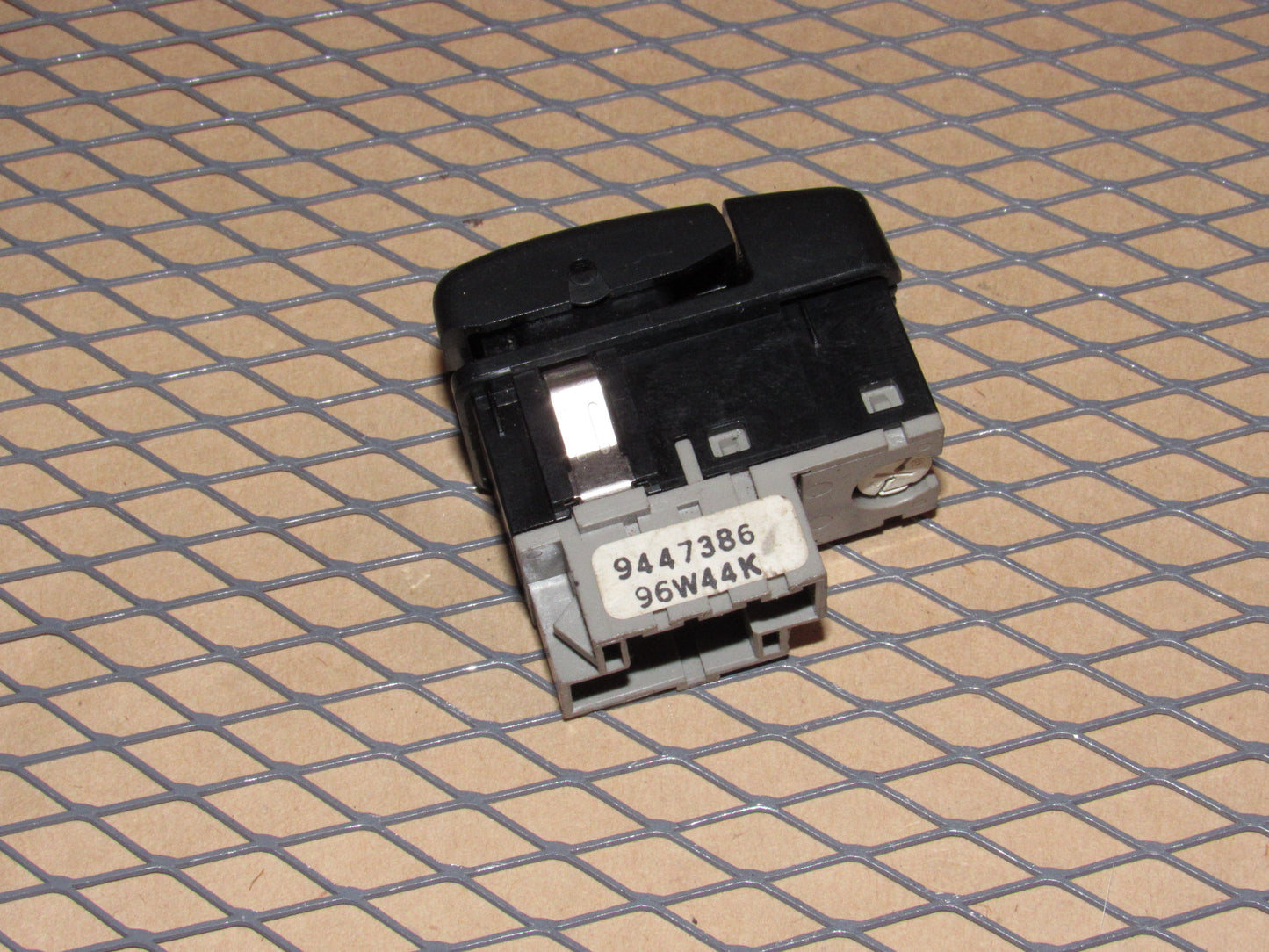 95 96 97 Volvo 960 OEM Power Antenna Switch