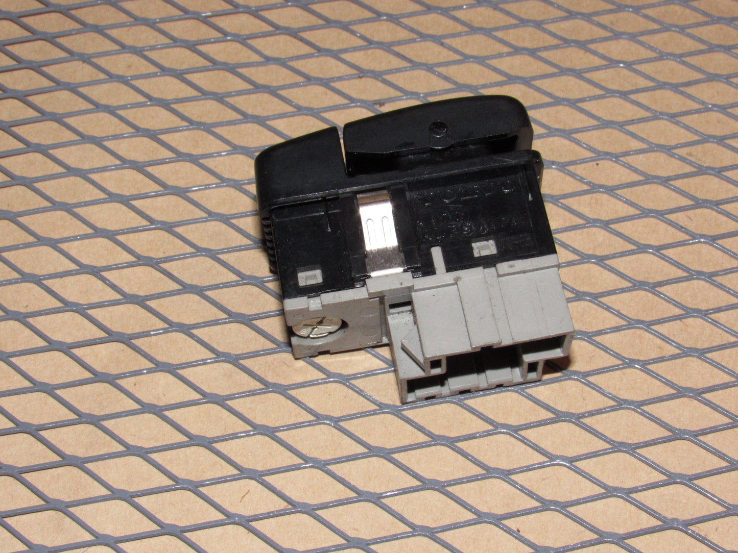 95 96 97 Volvo 960 OEM Power Antenna Switch