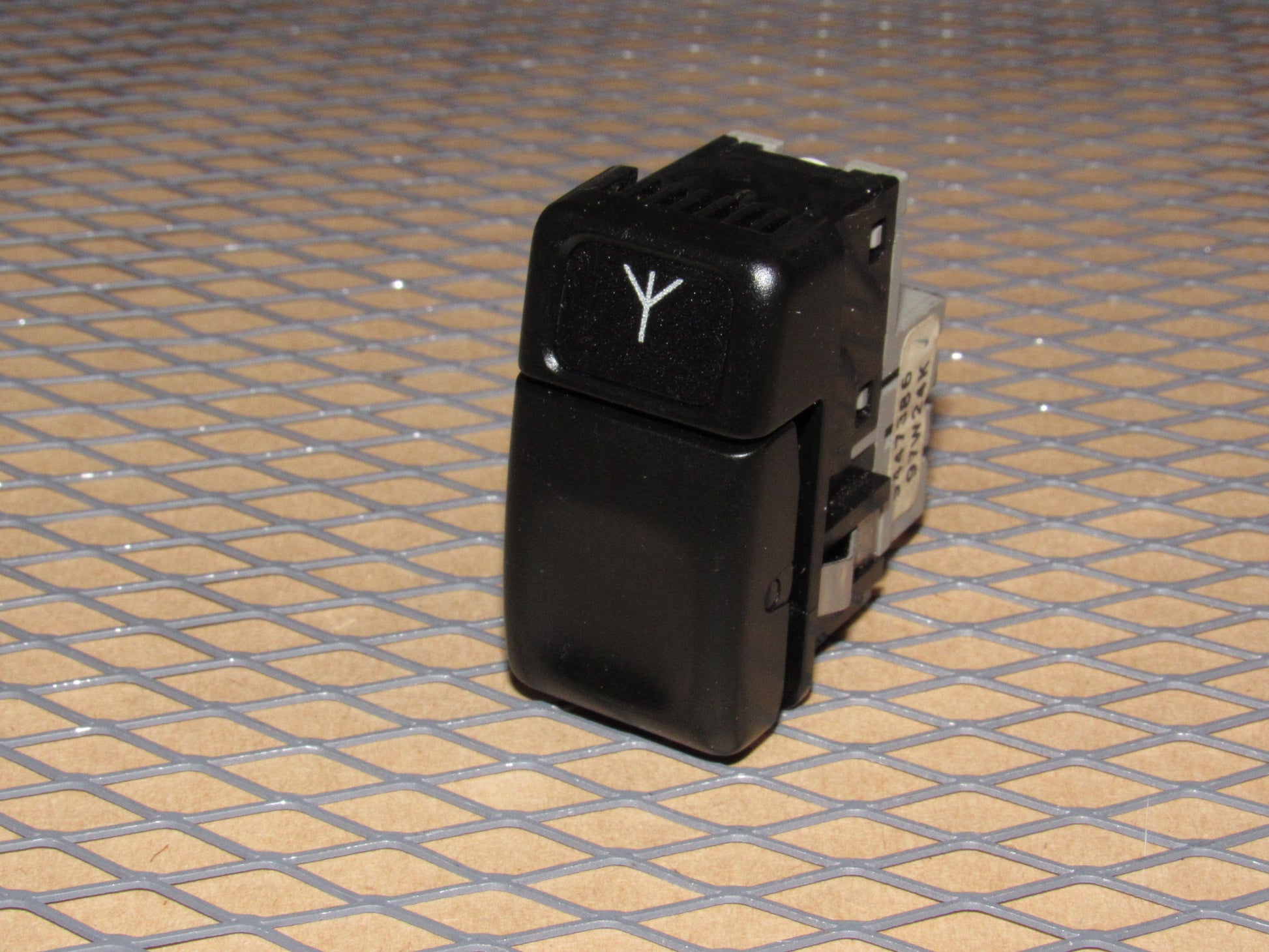 97 98 Volvo S90 OEM Power Antenna Switch