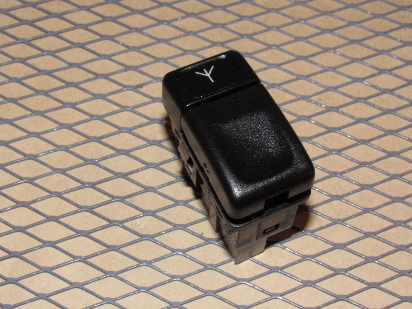 97 98 Volvo S90 OEM Power Antenna Switch
