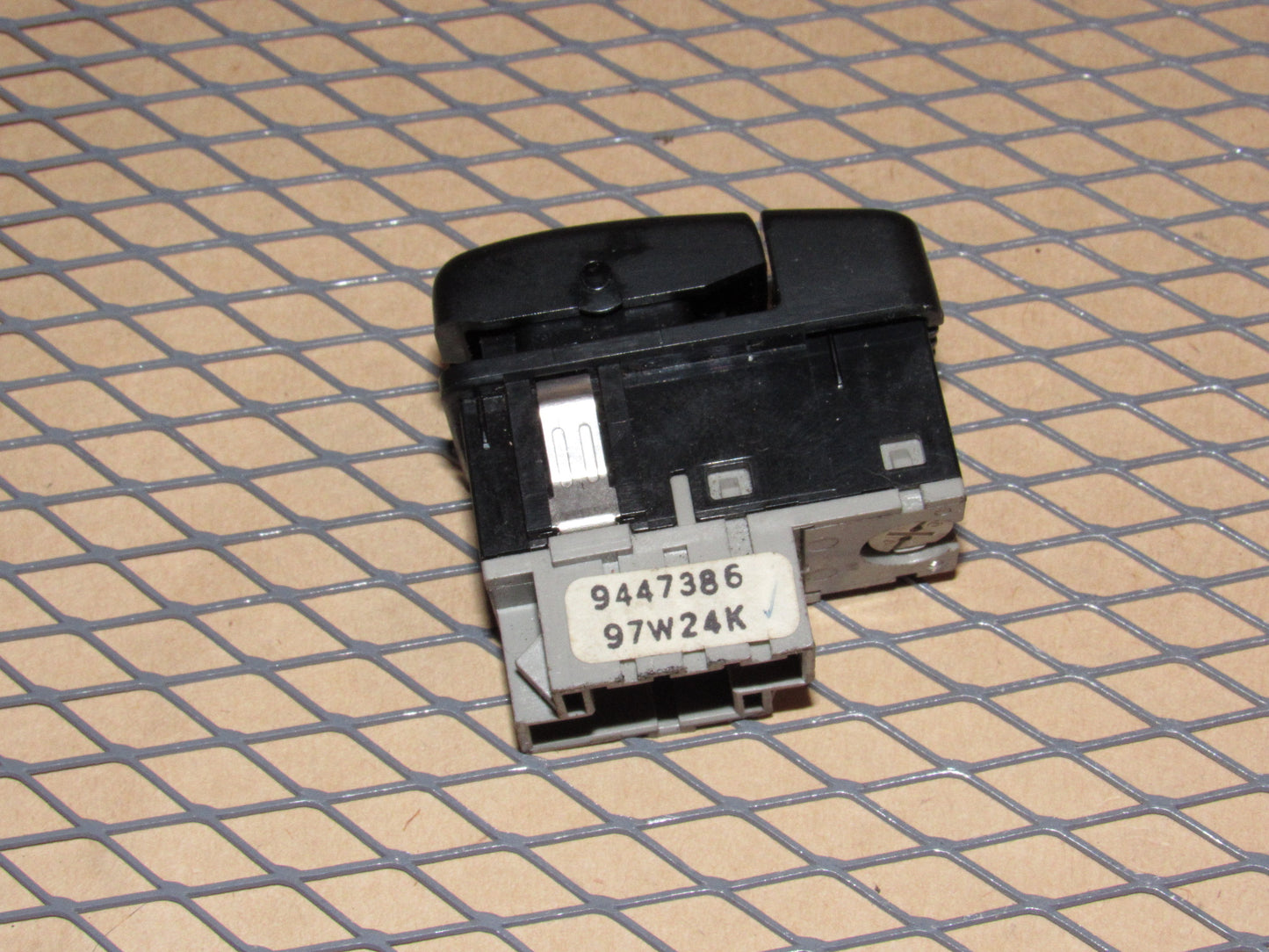 97 98 Volvo S90 OEM Power Antenna Switch