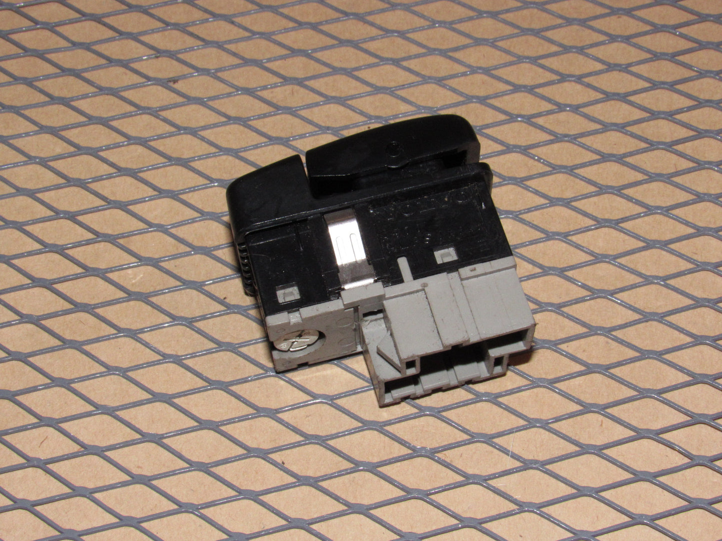 97 98 Volvo S90 OEM Power Antenna Switch