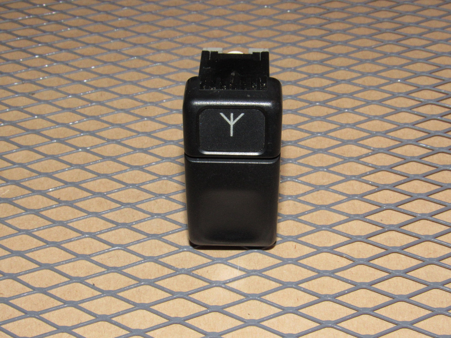 97 98 Volvo V90 OEM Power Antenna Switch