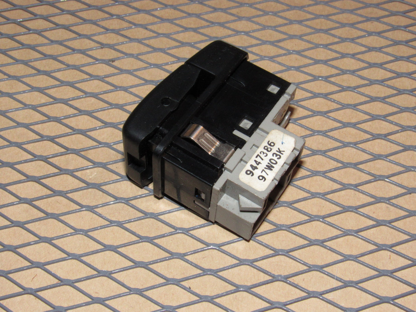 97 98 Volvo V90 OEM Power Antenna Switch