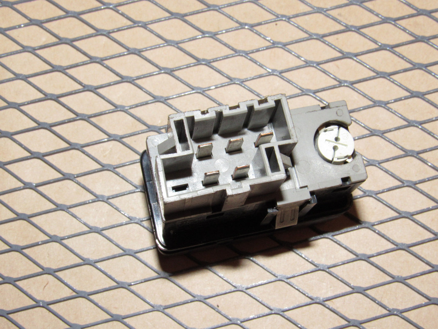 97 98 Volvo V90 OEM Power Antenna Switch