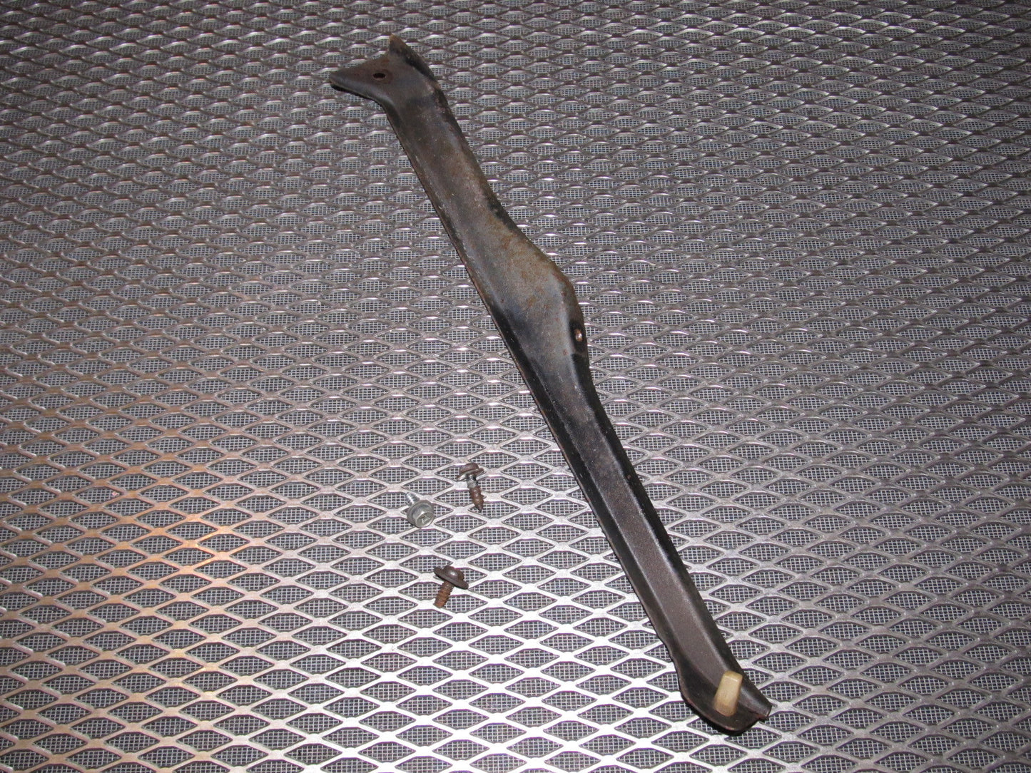 81 82 83 Datsun 280zx OEM Front Bumper Reinforcement Center Bracket