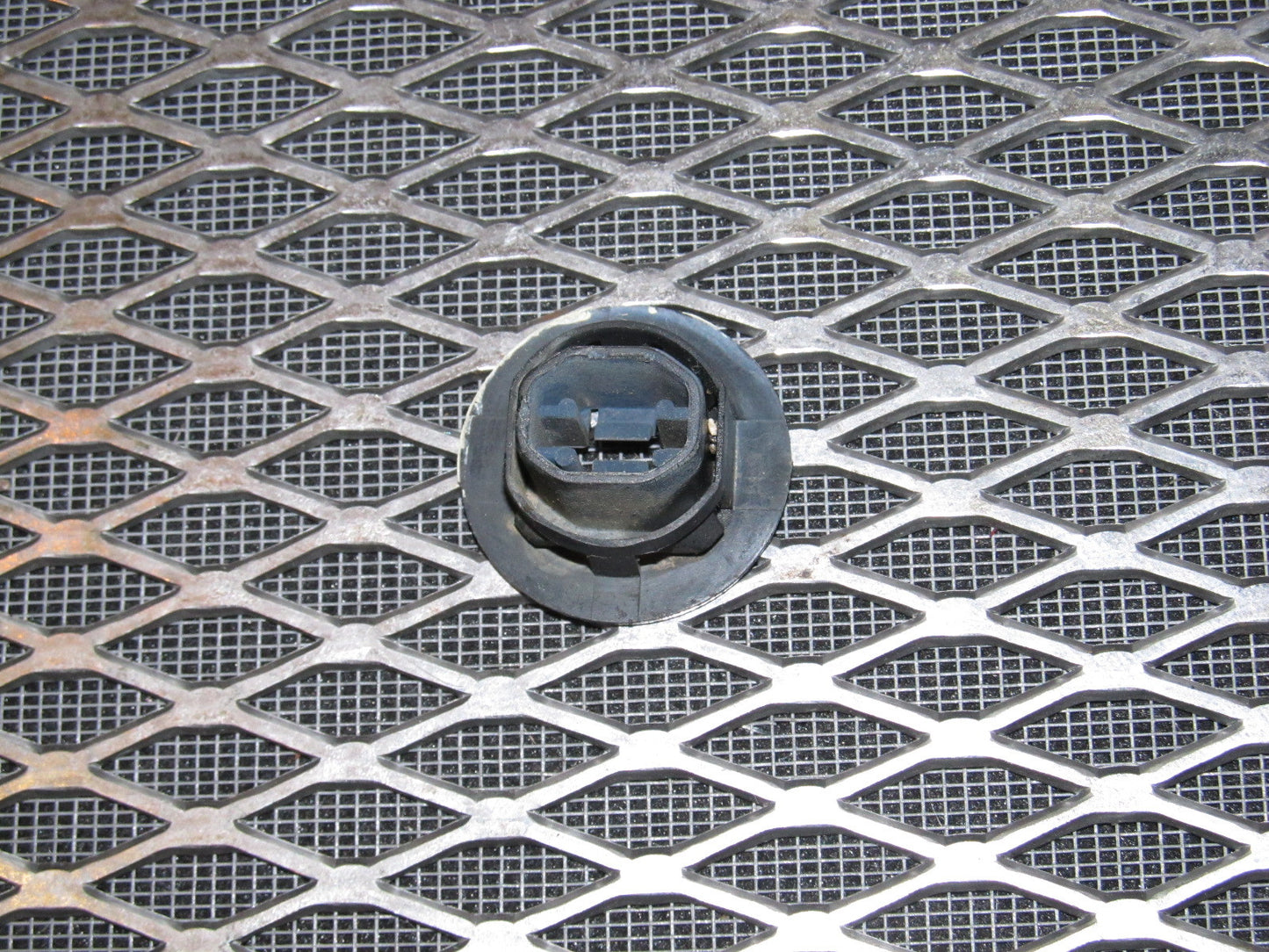 81 82 83 Datsun 280zx OEM Front Bumper & Fender Mounting Tab