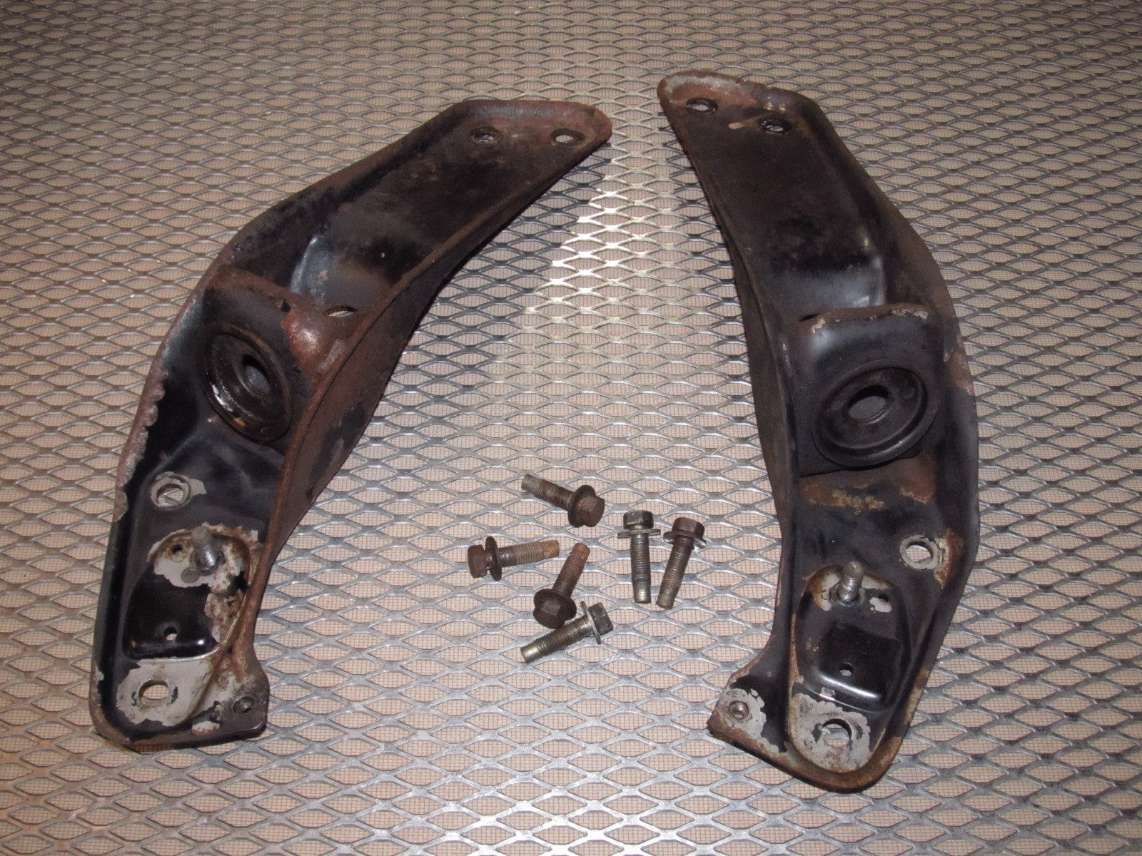 79 80 Datsun 280zx OEM Control Arm Tension Rod Bracket - Front Set