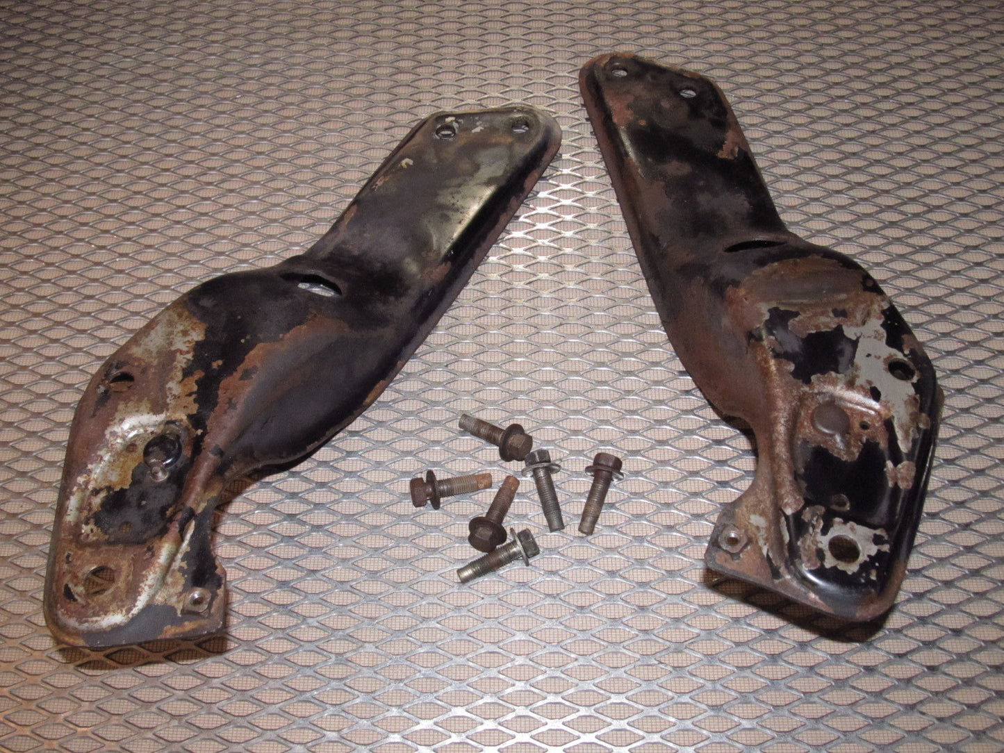 79 80 Datsun 280zx OEM Control Arm Tension Rod Bracket - Front Set