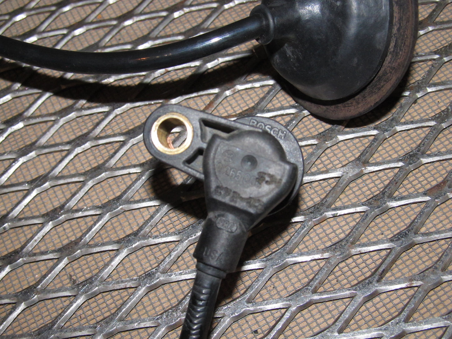 99-04 Ford Mustang 3.8L V6 OEM Rear ABS Anti Lock Brake Sensor - Right